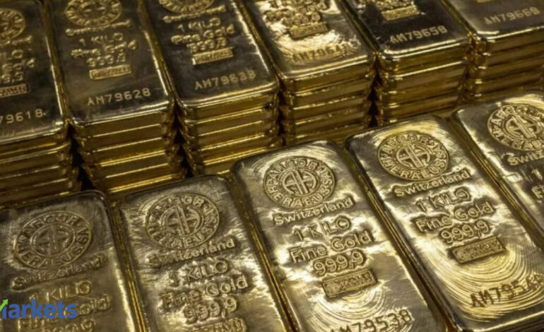 Gold tumbles 4% to seven-week low as oil, dollar and yields climb