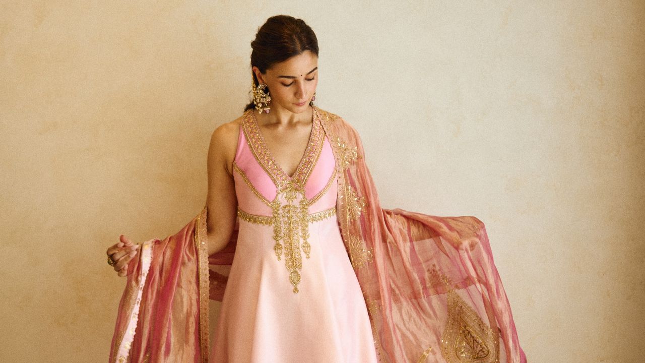 Alia Bhatt’s monochromatic kurta from House of Masaba featured patchwork embroidery