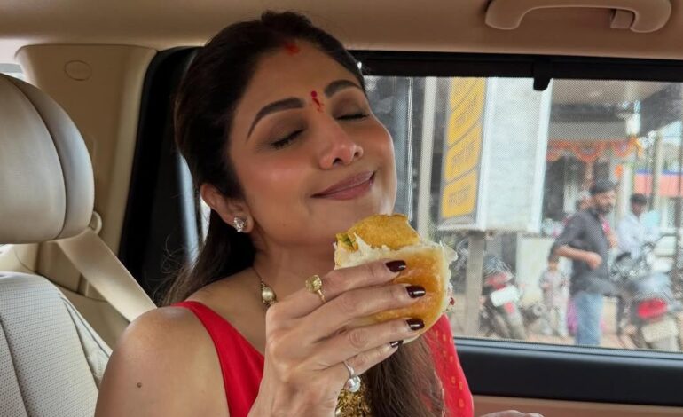 How to prevent blood sugar spikes during festive season: 4 expert-backed ways