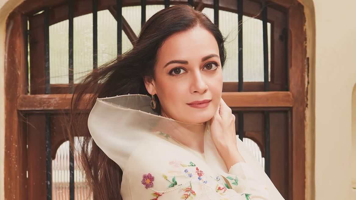 Dia Mirza and Tabu lead the best fashion looks of the week with their embroidered kurta sets