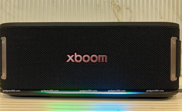 LG Xboom Bounce Review: Looks Like a Sci-Fi Prop, Sounds Surprisingly Good